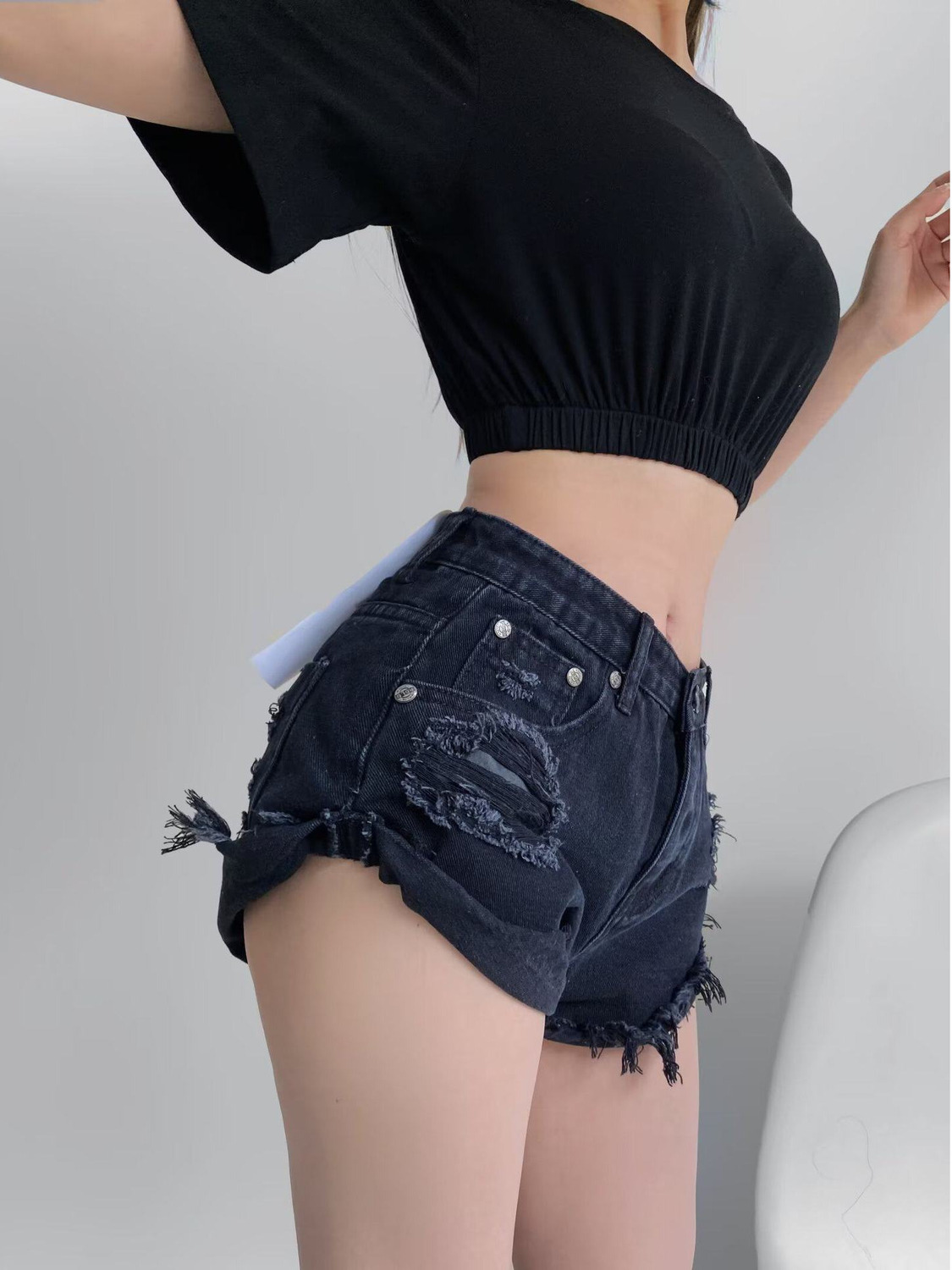 Women's Low Waist Distressed D - огляд і ціна Distressed Jean Rip