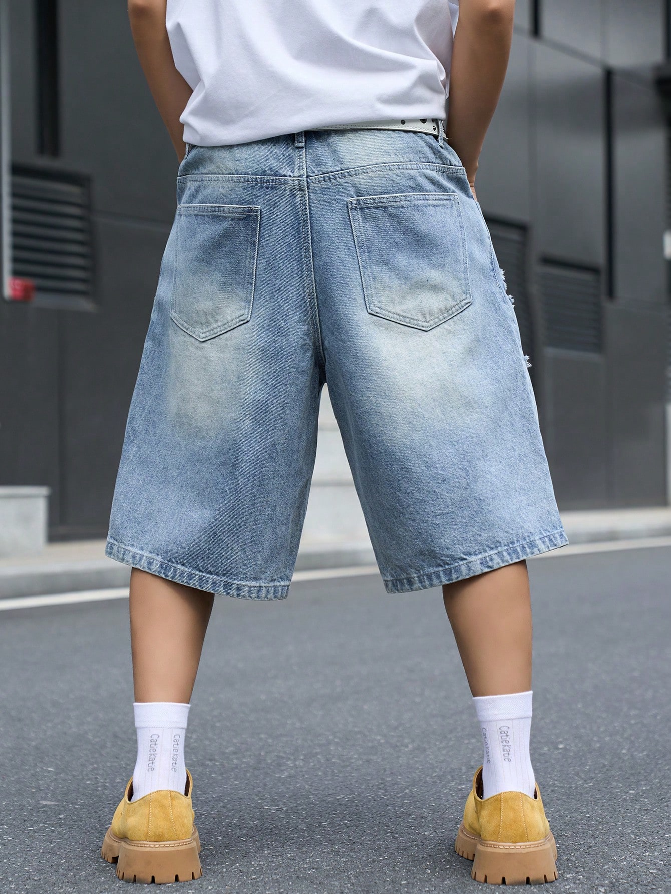 Men's Loose Fit Denim Bermuda  - огляд і ціна Distressed Jean Rip